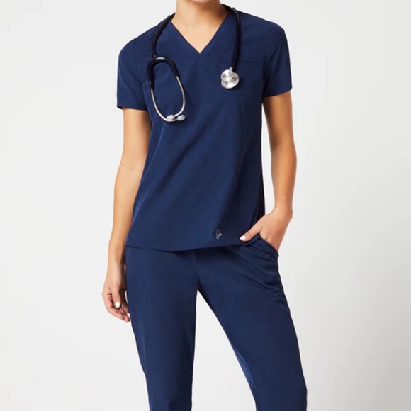 Jaanuu scrub top - Picture 5 of 6